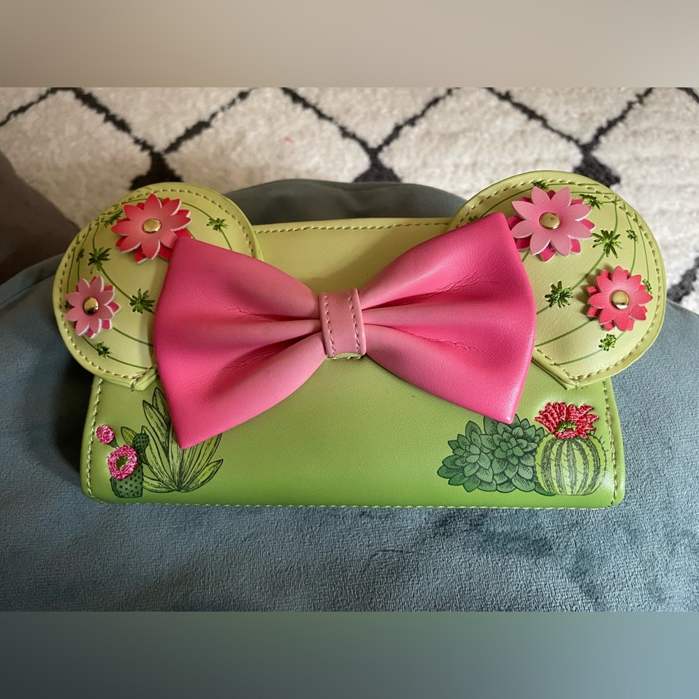 Loungefly disney Minnie Mouse Cactus Large Wallet